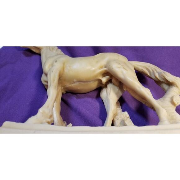 Vintage large & heavy Horse Marble look Resin Casting Statue Figurine - Picture 9 of 10